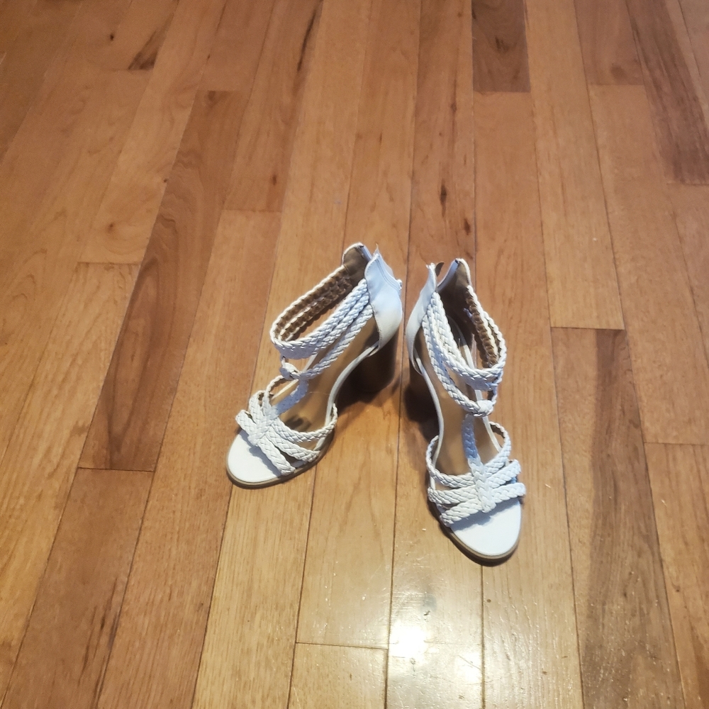 White sandals - Picture 3 of 4